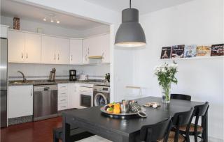 3 Bedroom Stunning Apartment In Nerja - Nerja - 8