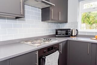Shirley House 3, Guest House, Self Catering, Self Check in with Smart Locks, Use of Fully Equipped Kitchen, close to City Centre, Ideal for Longer Stays, Walking Distance to BAT, 20 min Drive to Fawley Refinery, Excellent Transport Links - Southampton - 7