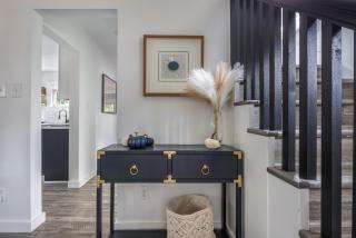The Akron Retreat: Modern 3-Bedroom Oasis - Akron - 5