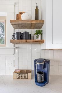 The Akron Retreat: Modern 3-Bedroom Oasis - Akron - 2