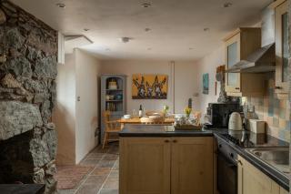 Ysgoldy - Llanfor - 2