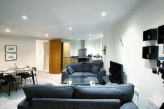 Two Bedroom Luxury Apt with film style - Swansea - 4