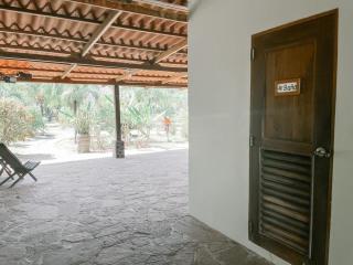 The Happy Coconut Resort - Tola - 8