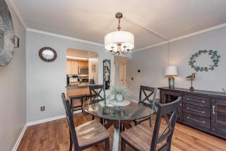 201B One Bedroom One Bath - Oakland - 1