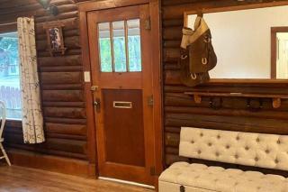 Comfy log cabin in walking distance of downtown - 6