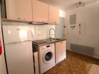 Appartement T2 avec terrasse et parking à 350m de la plage, proche commerces. - FR-1-307-217 - Le Grau-du-Roi - 8