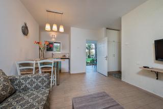 קיבוץ אילות - חדרי אירוח עם בריכה משותפת - 7