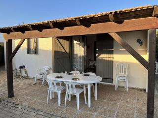Maison avec Cour, Piscine Sécurisée, Climatisation, 3 Chambres, Proche Plage, 8 Personnes - FR-1-701-33 - 7