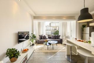 Charming 1 BR Apt w Sliding Window in Tel Aviv and Shelter by Sea N' Rent - Tel Aviv - 8