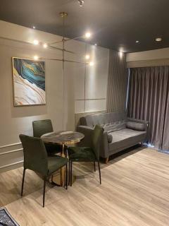 Daymentroom Apartemen R711 2 BR Pasteur Bandung - Bandung - 1