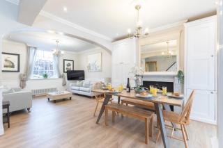 Beautiful Period Home with Five Bedrooms - Cheltenham - 0