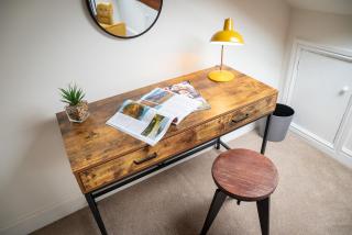 Luxury Studio Apartment - Town Centre - 5