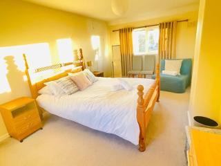 St Ives, King Bed Cosy home, parking, fast Wi Fi - St Ives - 0