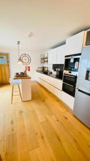 Tregenna House - St Ives, A Beautiful Newly Refurbished 4 Bedroom Family Town House With Alfresco Dining Garden and Private Parking Spaces - 5