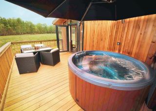 The Sherwood Hideaway Lodges - - 9