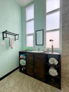 Private rooms in a house by San Jose airport and on the way to Poas volcano - Alajuela - 3