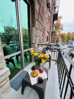 Spacious 2 Bedrooms in the Center of Yerevan - 9