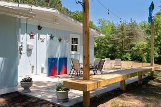 Little Blue Cottage: a wooded getaway near beaches and towns - Benton Harbor - 9