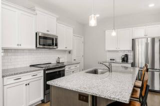 Beautiful Home with Lake and Marina Access, Firepit, Golf Cart Included - Estill Springs - 3