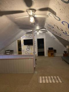 Awesome Attic Studio Private Room 3A - 3