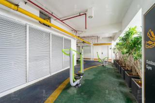RedLiving Apartemen Grand Kamala Lagoon - Icha Rooms Tower Barclay South with Netflix - Bekasi - 2