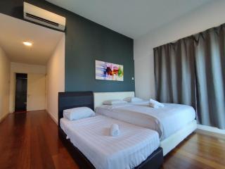 reSTARY - Black Pink, Loft E - Imago Shopping Mall - KK City- 3BR,8Pax 来沙旅 黑粉主题公寓 - Loft E - Imago商场 - 泳池 - KK市中心 - 3房8人 - Kota Kinabalu - 8