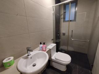reSTARY - Black Pink, Loft E - Imago Shopping Mall - KK City- 3BR,8Pax 来沙旅 黑粉主题公寓 - Loft E - Imago商场 - 泳池 - KK市中心 - 3房8人 - Kota Kinabalu - 1