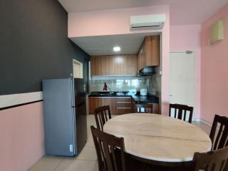 reSTARY - Black Pink, Loft E - Imago Shopping Mall - KK City- 3BR,8Pax 来沙旅 黑粉主题公寓 - Loft E - Imago商场 - 泳池 - KK市中心 - 3房8人 - Kota Kinabalu - 5