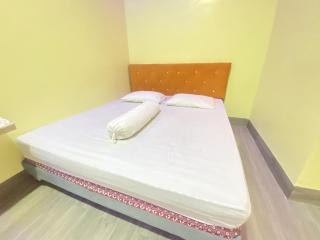 Homestay RN near Taman Bambu Runcing Polewali Mitra RedDoorz - Matakali - 7