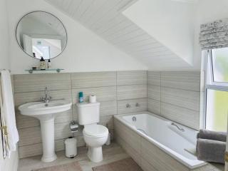 Quaint Gowrie Village Apartment - Nottingham Road - 1