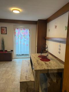 Sandys Ferienwohnung im Grünen - Niederdorf - 3