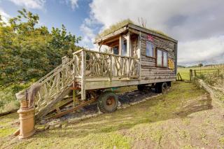 2x Double Bed - Glamping Wagon Dalby Forest - Scarborough - 1