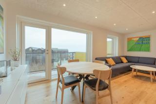 Bright 2BR apartment, great view - 5