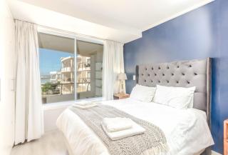 Lagoon Beach 227A by CTHA - Cape Town - 7