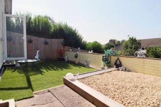 3 Bedroom family home Newport, Located next to M4 - 3
