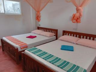 Happy Stay Holiday Inn - Hikkaduwa - 9