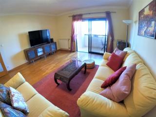 Lisbon 2 bedroom apartment with balcony in Algés - Algés - 5
