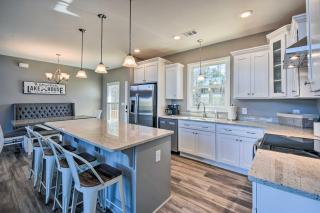 Lake Keowee Getaway Boat Dock, Deck, Grill! - Salem - 2