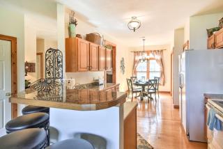 Mountain-View Blue Ridge Condo 36 Mi to Asheville - Burnsville - 2