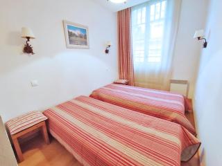 Le Marmotton, T2, centre Luchon, wifi, casier à skis, ascenseur, 5 personnes - Luchon - 3