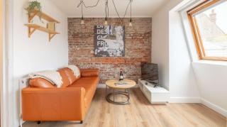 One Bed Top Floor, Brand New, Central Old Town - 7