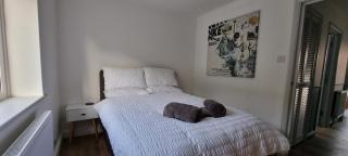 One Bed Top Floor, Brand New, Central Old Town - 8