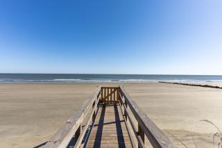 1589 E Ashley Wayward Whims Oceanfront Classic Folly Cottage - 5