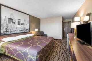 Super 8 by Wyndham Bedford - Bedford - 2