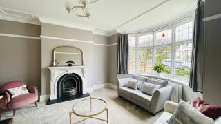 Stunning Coastal Retreat Whitley Bay Sleeps 9 - Whitley Bay - 8