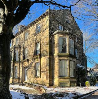 Pavilion View - Buxton - 1