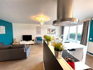 Paris La-Defense - U Arena - 2 Bedrooms - Parking, Terrace & Wifi - Nanterre - 0