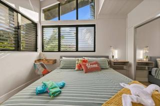 Coral Cove-Poolside Condo and Panoramic Ocean View - 6