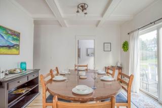Sea Glass Cottage Rockaway - Meredith Lodging - Rockaway Beach - 4