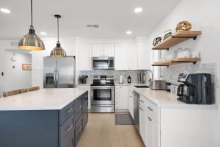 Modern Home with Pool Near ASU & Scottsdale - Tempe - 0